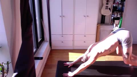 RossCollab online show from 22, 12, 2025