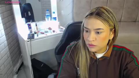 rosse jeane v online show from 23, 12, 2025