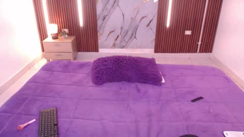 Snapshot of rosselyn_ chatting on 6, 1, 2026 Rossi Hill online show from 6, 1, 2026