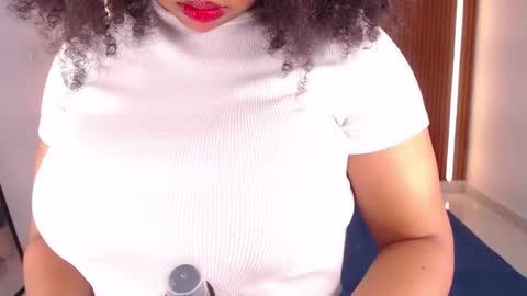 Snapshot of rosselyn_ chatting on 14, 2, 2026 Rossi Hill online show from 14, 2, 2026