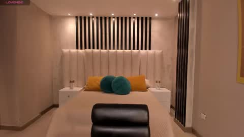 Rossie Rivers online show from 19, 12, 2025