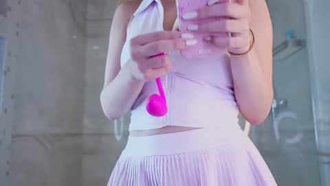 Snapshot of rosyemily chatting on 16, 6, 2026 Hi Im Maria Check my Bio online show from 16, 6, 2026