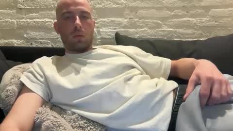 Snapshot of rotteei1 chatting on 6, 4, 2026 rotteei1 online show from 6, 4, 2026