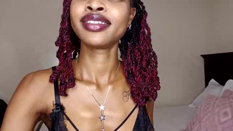 Snapshot of roundbootie chatting on 14, 5, 2026 roundbootie online show from 14, 5, 2026