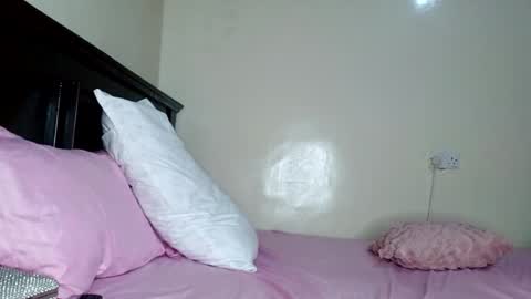 Snapshot of roundbootie chatting on 1, 7, 2026 roundbootie online show from 1, 7, 2026