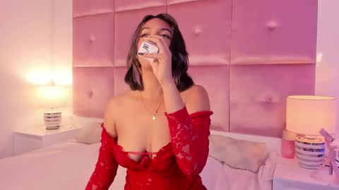 Snapshot of rousewhitte chatting on 19, 1, 2026 rousewhitte online show from 19, 1, 2026