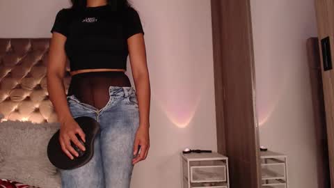 Snapshot of rouss_henao chatting on 2, 11, 2025 Rouss marie henao online show from 2, 11, 2025