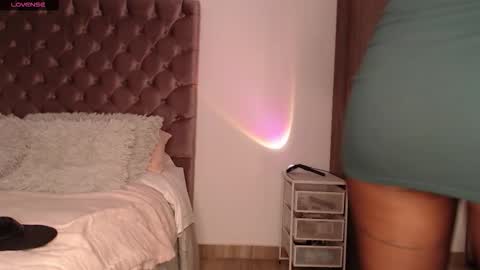 Snapshot of rouss_henao chatting on 13, 11, 2025 Rouss marie henao online show from 13, 11, 2025