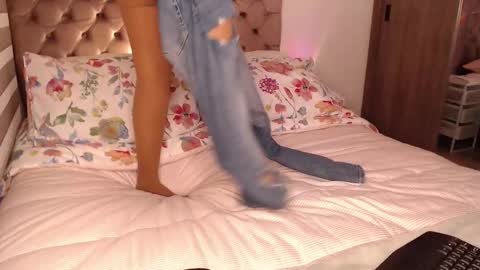 Rouss marie henao  online show from 18, 12, 2025