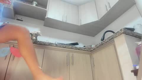 Snapshot of roussh_ chatting on 9, 3, 2025 Rosa online show from 9, 3, 2025