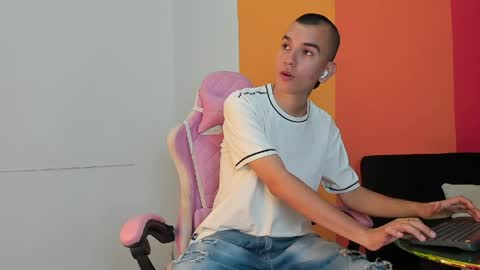 Rowan online show from 28, 4, 2026