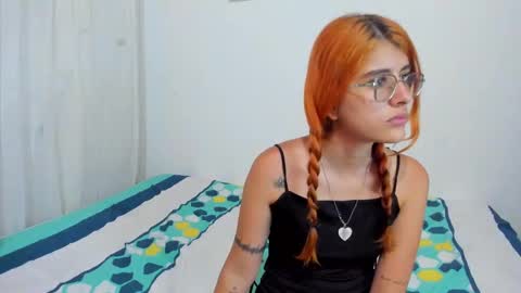 Snapshot of roxanajames__ chatting on 10, 9, 2025 roxy online show from 10, 9, 2025