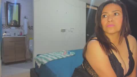Snapshot of roxanasexy2025 chatting on 10, 3, 2025 roxanasexy2025 online show from 10, 3, 2025