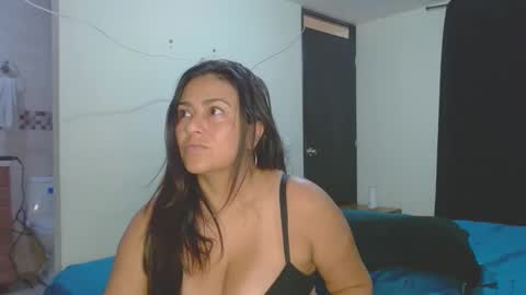 Snapshot of roxanasexy2025 chatting on 19, 10, 2025 roxanasexy2025 online show from 19, 10, 2025