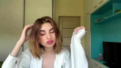 Mia online show from 19, 5, 2026
