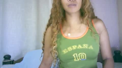 Snapshot of roxanne_98 chatting on 14, 11, 2025 roxanne_98 online show from 14, 11, 2025