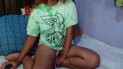 roxanne_98 online show from 8, 3, 2026