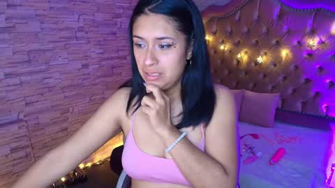 roxanne_han online show from 20, 9, 2025