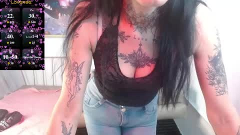 Snapshot of roxanne_vale chatting on 29, 4, 2026 Roxanne online show from 29, 4, 2026