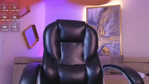 Roxanne Hill  online show from 15, 4, 2026