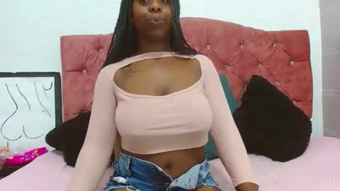 roxannelips online show from 19, 2, 2025