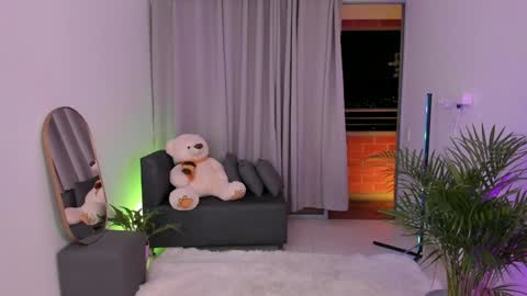  R O X I E  online show from 10, 12, 2024