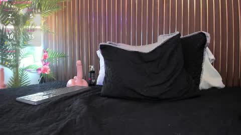 Roxie  online show from 11, 4, 2026