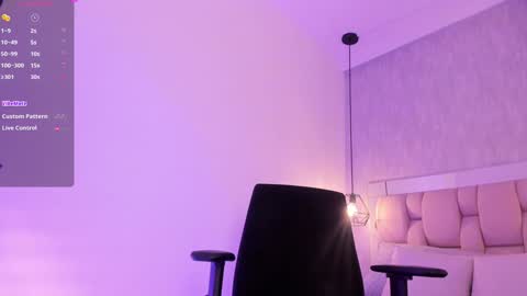 Roxie  online show from 30, 1, 2025