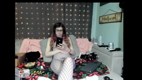 roxihazeleyes online show from 1, 2, 2025