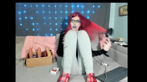 roxihazeleyes online show from 14, 2, 2025