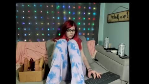 roxihazeleyes online show from 16, 2, 2025