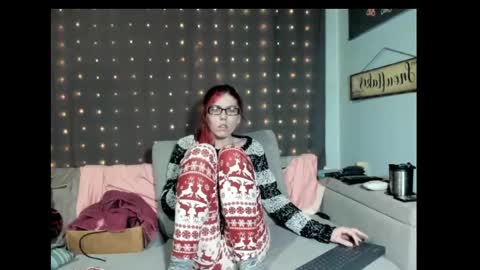 roxihazeleyes online show from 21, 2, 2025