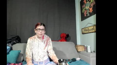 roxihazeleyes online show from 21, 9, 2025