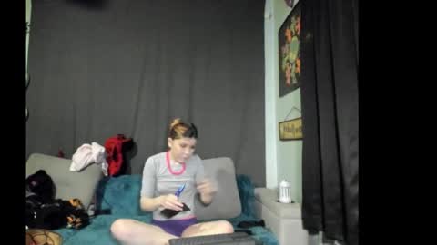 roxihazeleyes online show from 20, 11, 2025