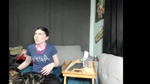 roxihazeleyes online show from 1, 3, 2026