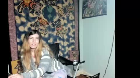Snapshot of roxihazeleyes chatting on 2, 7, 2026 roxihazeleyes online show from 2, 7, 2026