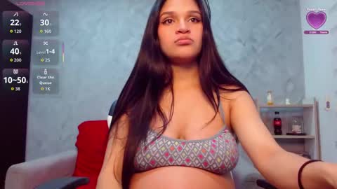 Snapshot of roxxi_2110 chatting on 11, 10, 2025 roxxi_2110 online show from 11, 10, 2025