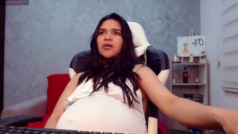 Snapshot of roxxi_2110 chatting on 28, 10, 2025 roxxi_2110 online show from 28, 10, 2025