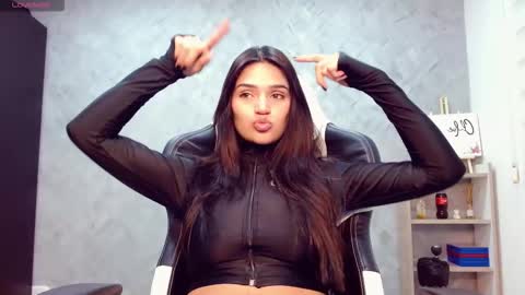 Snapshot of roxxi_2110 chatting on 29, 11, 2025 roxxi_2110 online show from 29, 11, 2025