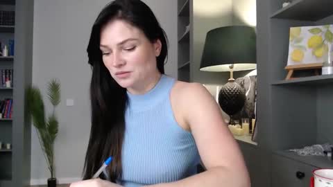 Snapshot of roxxiejet chatting on 7, 11, 2025 roxxiejet online show from 7, 11, 2025