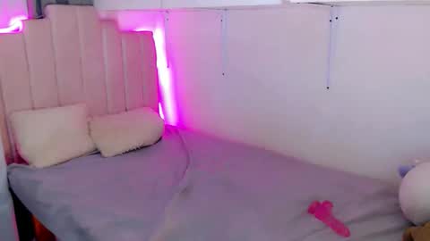 Snapshot of roxxy_blossom chatting on 6, 1, 2026 roxxy_blossom online show from 6, 1, 2026