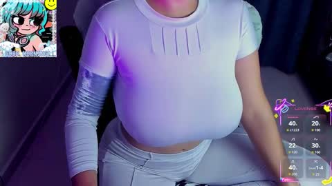 Snapshot of roxy_clark chatting on 28, 11, 2025 Annah online show from 28, 11, 2025