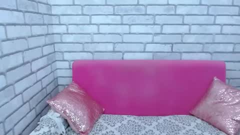 Snapshot of roxy_luxe chatting on 14, 12, 2025 roxy_luxe online show from 14, 12, 2025