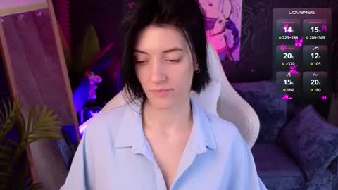 Snapshot of roxy_riot_ chatting on 16, 11, 2025 roxy_riot_ online show from 16, 11, 2025