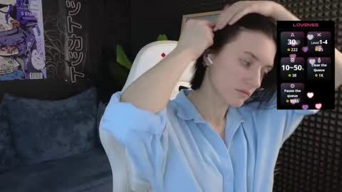 Snapshot of roxy_riot_ chatting on 14, 12, 2025 roxy_riot_ online show from 14, 12, 2025