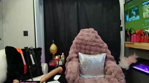 Snapshot of roxydiamonde chatting on 24, 10, 2025 Roxy Diamonde online show from 24, 10, 2025
