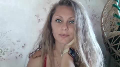 Snapshot of roxyfox18x01 chatting on 3, 10, 2025 roxyfox18x01 online show from 3, 10, 2025