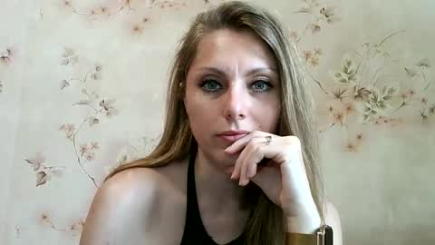 roxyfox18x01 online show from 5, 6, 2026
