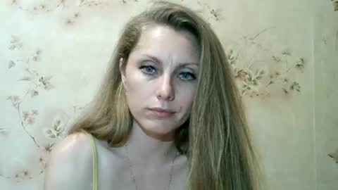 Snapshot of roxyfox18x01 chatting on 15, 6, 2026 roxyfox18x01 online show from 15, 6, 2026