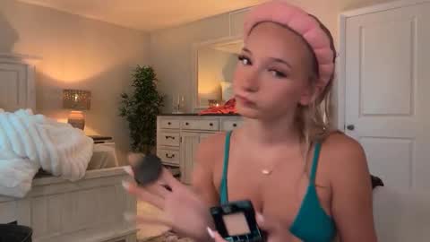 Roxy Rain online show from 28, 11, 2025